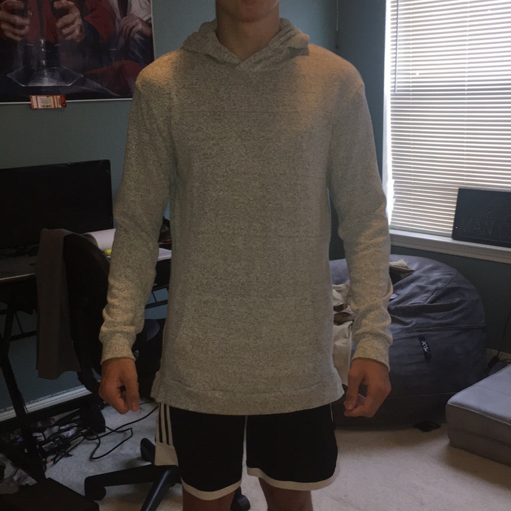 Men’s grey hoodie